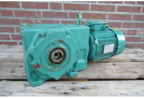 115 RPM 1,5 kW Asmaat 38 mm. Unused.